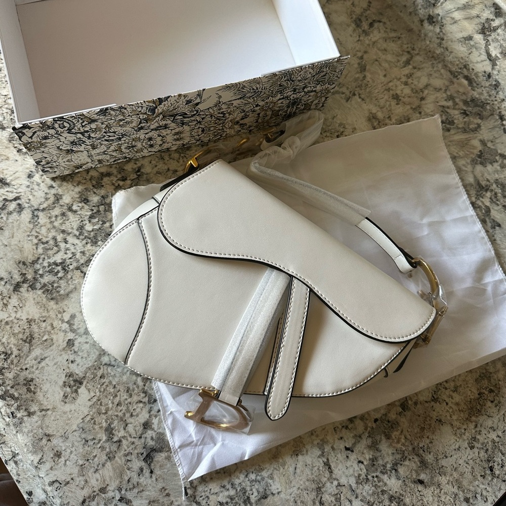 COPY - Dior saddle bag, in color white. Brand new.